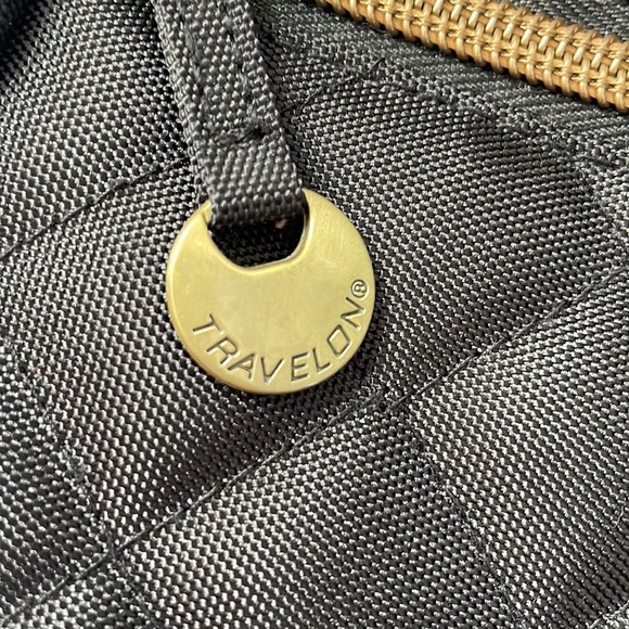 Travelon Quilted crossbody bag - Picture 2 of 10